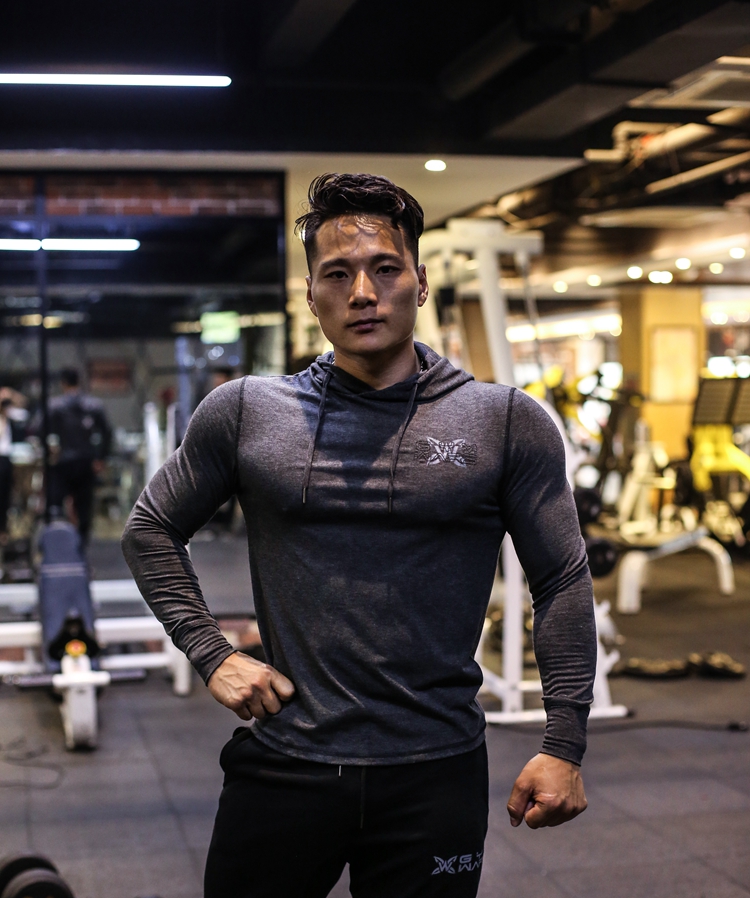 Cơ bắp mùa thu và mùa đông mỏng và mảnh mai cao thể thao cơ thể đào tạo thể hình áo len thể thao áo len áo hoodie balenciaga