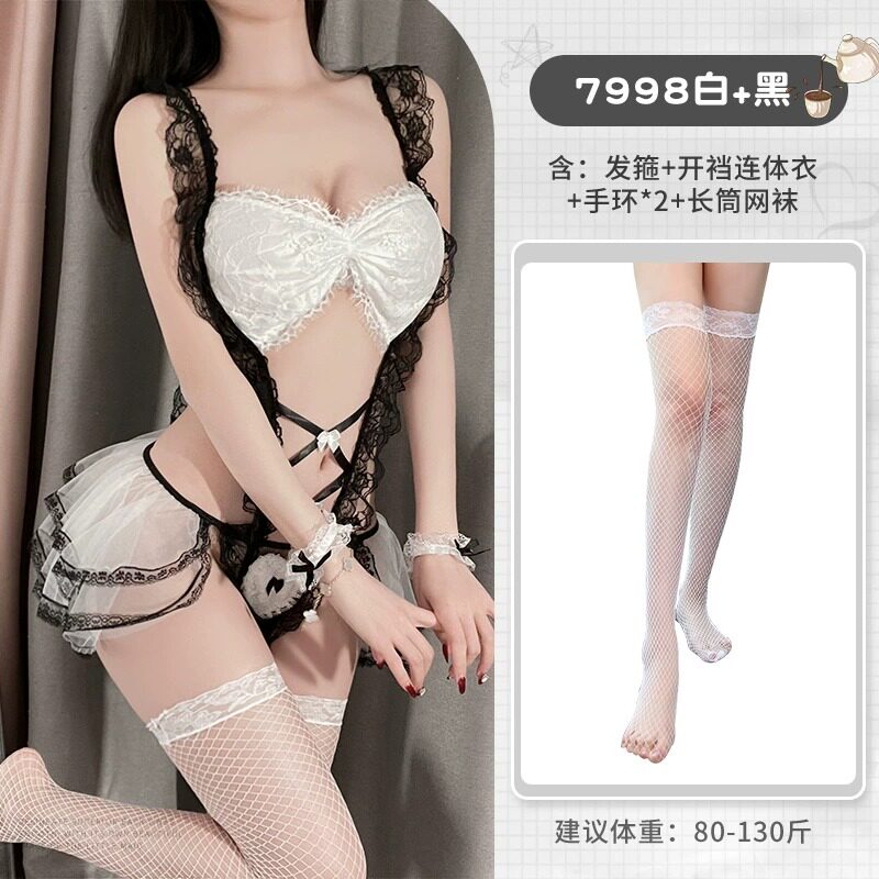 Femme Lace Maid Costume detail 6