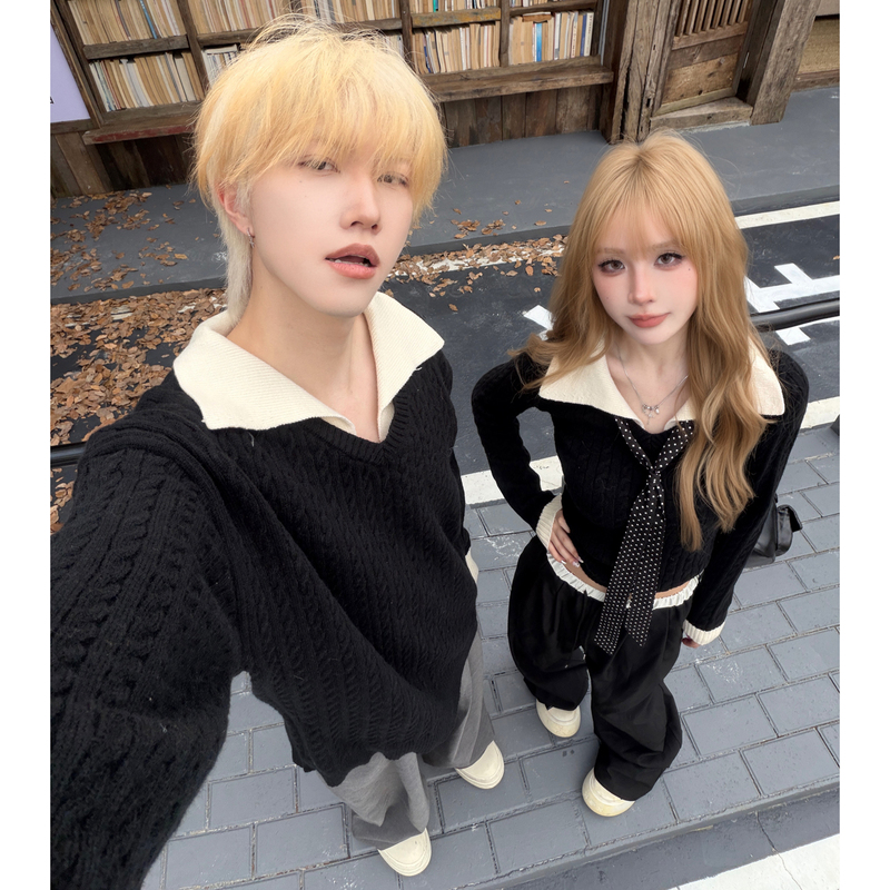 Korean-Style Lapel Color-Blocked Cable Knit Sweater for Couples, 2026 Autumn Design, Slimming Faux Two-Piece Knitwear Korean-Style Lapel Color-Blocked Cable Knit Sweater for Couples, 2026 Autumn Design, Slimming Faux Two-Piece Knitwear