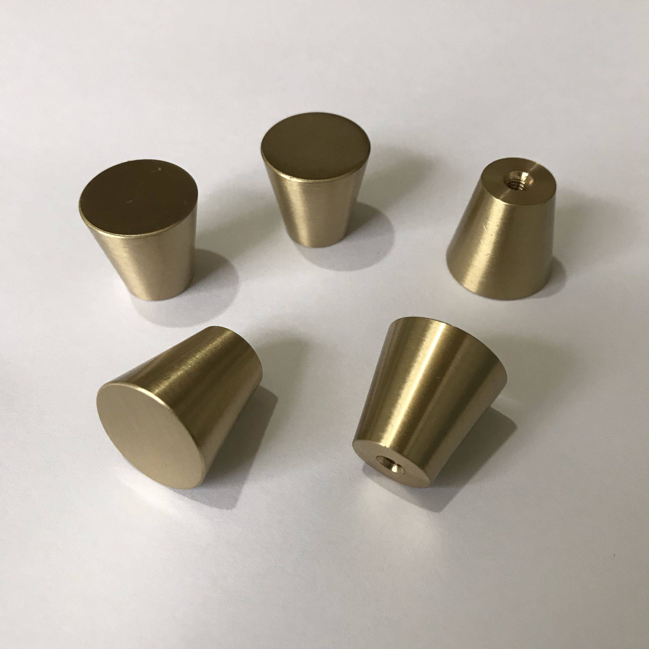 Solid pure copper Central European-style drawer clothes, shoes, wine, overall cabinet door, small handle, simple single-hole furniture handle, factory direct sales