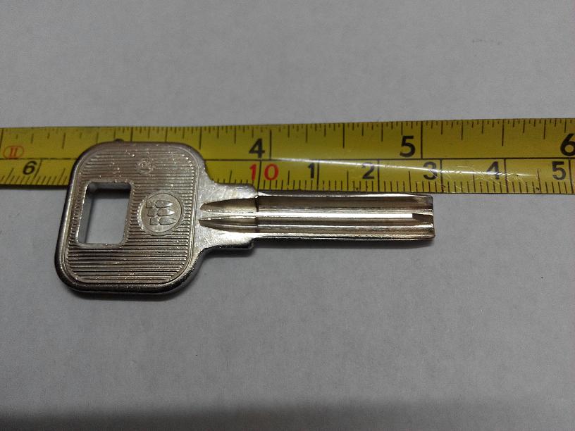 Security door lock original fitted crescent atom key embryocarb front length 2 8CM width 0 8CM key blank