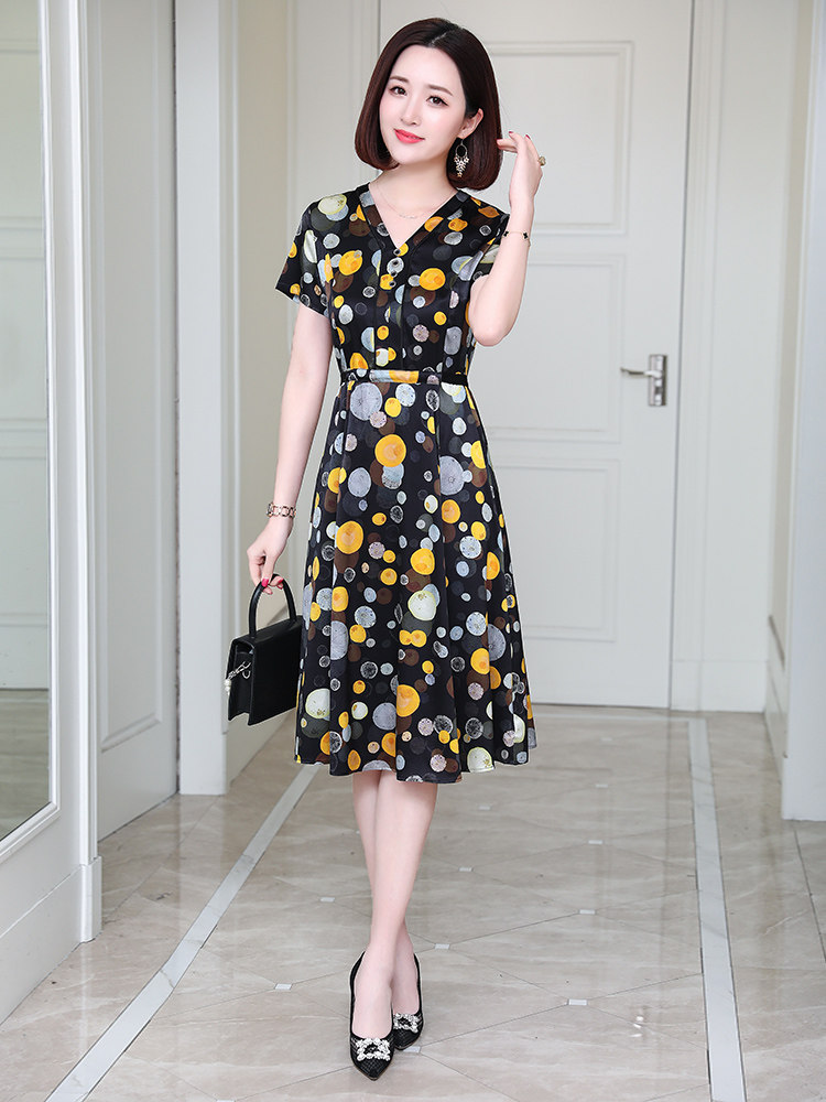 2020 summer new mother dress silk dress female medium and long version temperament thin mulberry silk skirt waist long dress