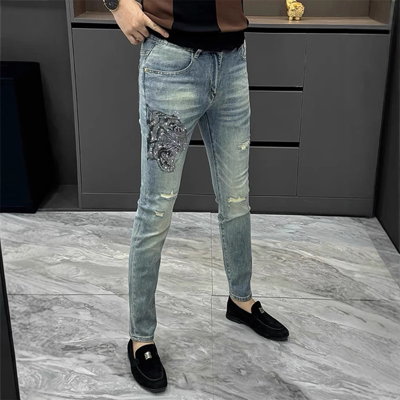2026 Summer Thin Slim Fit Trendy Brand Rhinestone Tiger Head Distressed Jeans for Men with Exquisite Embroidery