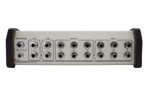 National Bank Yeastone McOne Active Recording Studio имитирует активный контроллер мониторинга аудио с Intercom