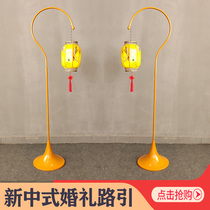 2021 new wedding Chinese road guide wedding road guide stage window layout props hook Lantern Road Guide