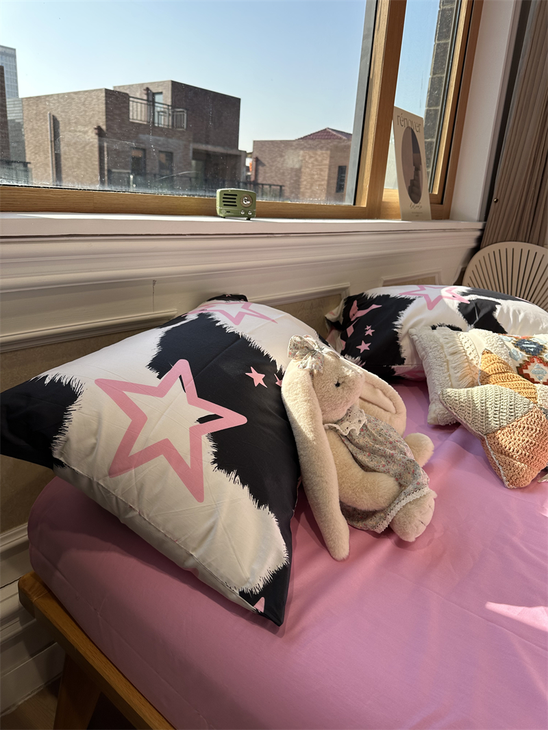 Title 4, Juego de cama minimalista de cuatro piezas con ...