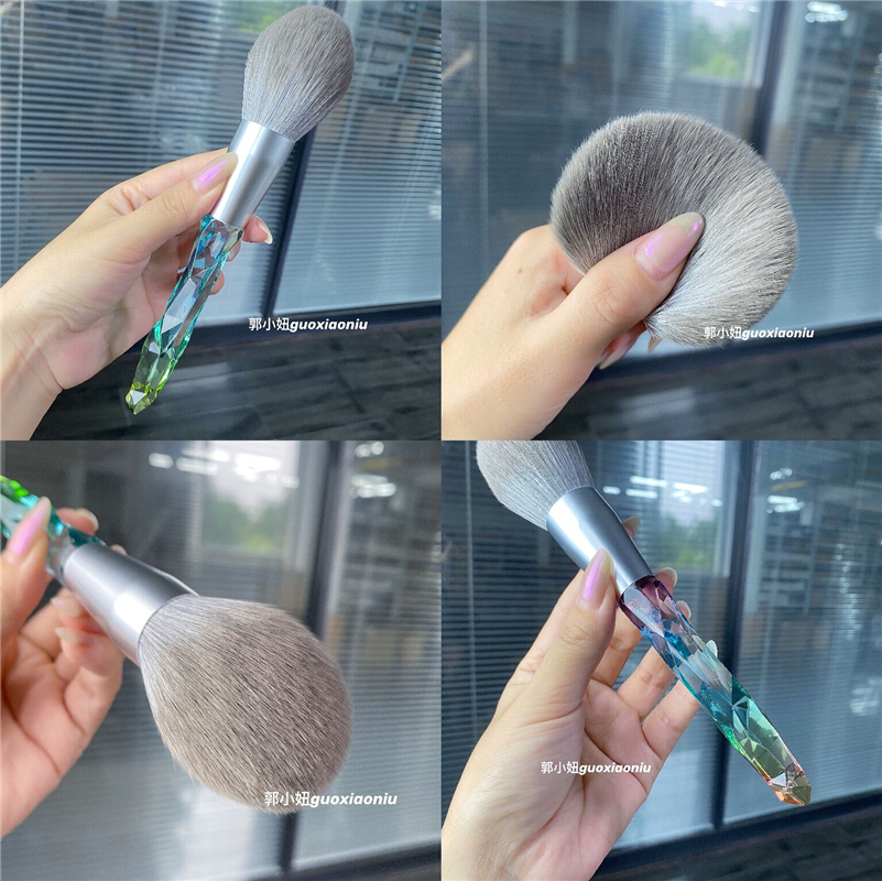 Guo Xiaoniu beautiful crystal laser handle super soft powder brush powder brush powder brush professional beauty tool