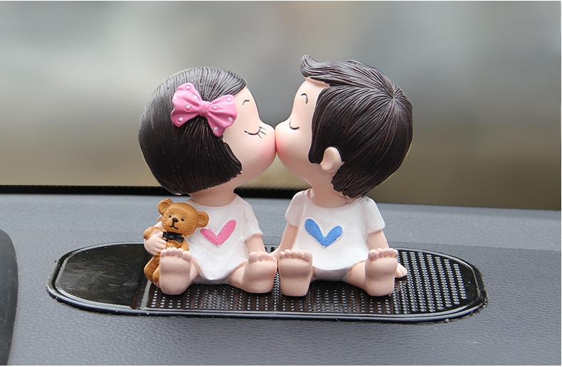 Đặt xe ô tô cá tính sáng tạo Phụ kiện ô tô dễ thương búp bê xe trang trí phía trước trang trí nội thất đẹp đồ chơi trang trí xe hơi