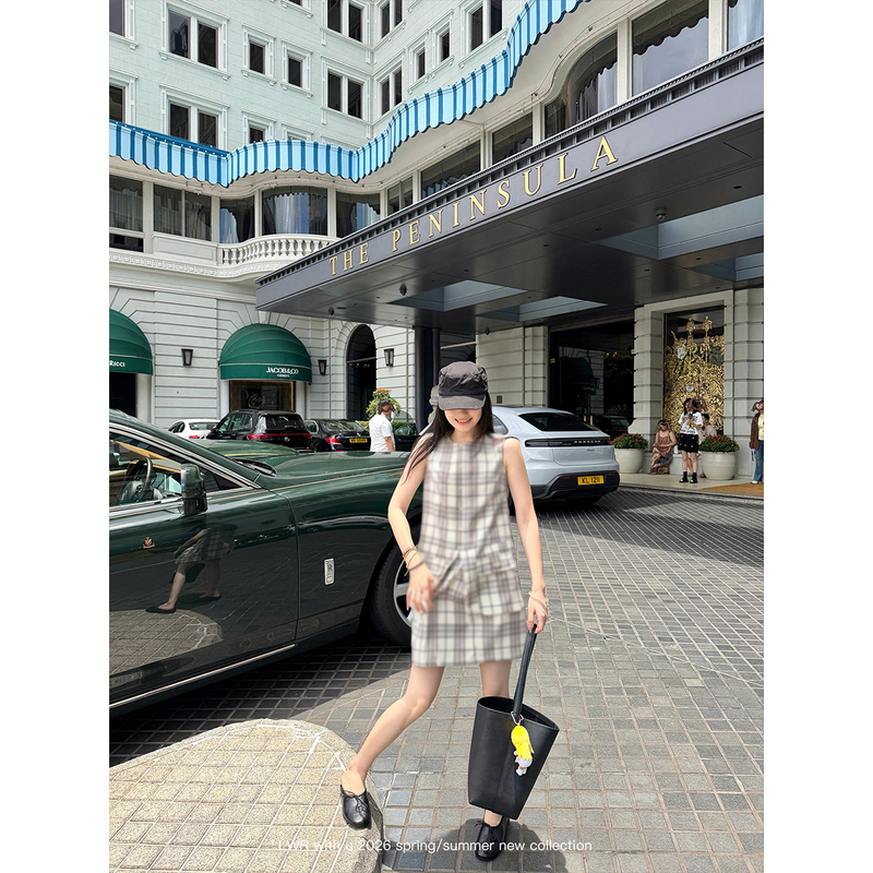 Lwr with U Vintage Window Display Classic Plaid Sleeveless Vest Dress Elegant Pleated Mid-Length Dress for Women Summer Lwr with U Vintage Window Display Classic Plaid Sleeveless Vest Dress Elegant Pleated Mid-Length Dress for Women Summer
