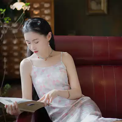 Old customer welfare model Xiaogongzi original ice cream plaid silk elastic satin Joker inner strap dress