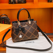  Hong Kong pet backpack Hand-carried handbag messenger fashion wild large capacity high-end bag