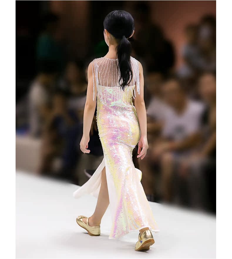 Váy bé gái mẫu váy catwalk dành cho trẻ em 2018 thu đông 2018 vest bé trai model hàn quốc