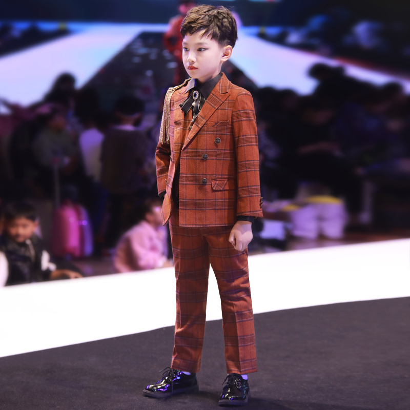 Boy suit suit children's gown for piano performance 2022 new walk show Korean version everyday can be worn with flower couches