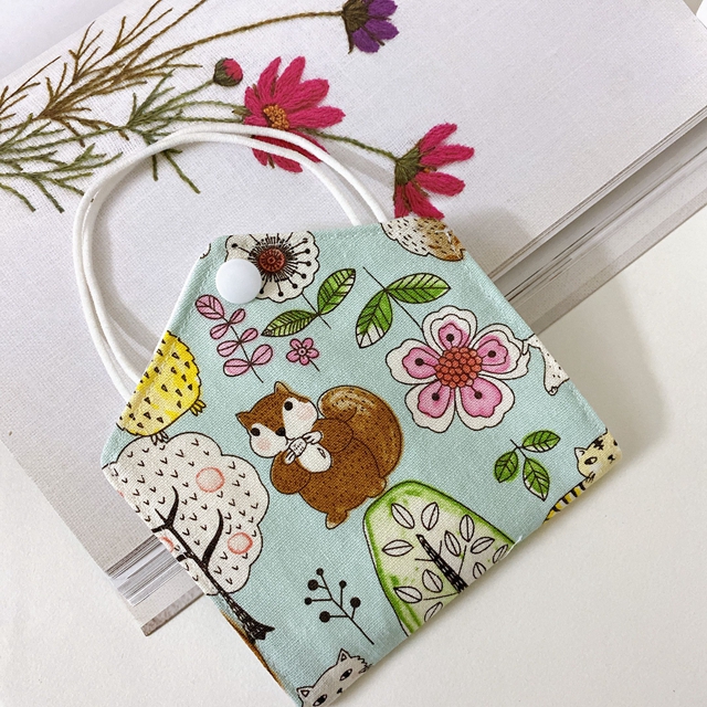 Handmade Japanese-style cotton and linen cartoon squirrel cat printing mask interlayer dust protection washable mask bag