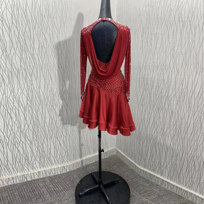 Latin dance competition skirt wrinkle skirt swing with neck collar and lomba dance-like drill costume just performed