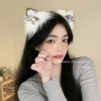 Серая кошачья зажим