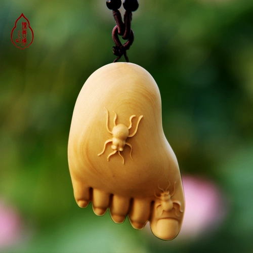 Маленькая листовая кипение деревянная резьба из дерева с твердым деревом украшений, игроки с игроками, висящими мастерством Будды. Содержание статуи с удовлетворенностью