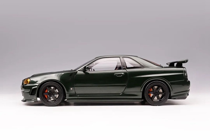 MOTORHELIX 1:18 Nissan Skyline GT-R R34 CRS VER Simulation