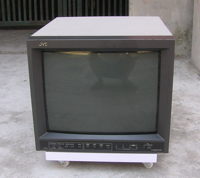 JVC TM-H150CG Professional 15-inch color monitor (door-to-door transaction only)