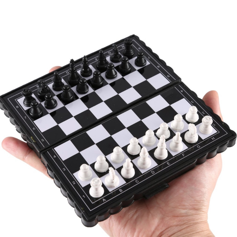 Mini Chess Set for Adults and Children, Foldable Magnetic Portable International Travel Version, Compact and Portable Chess Set