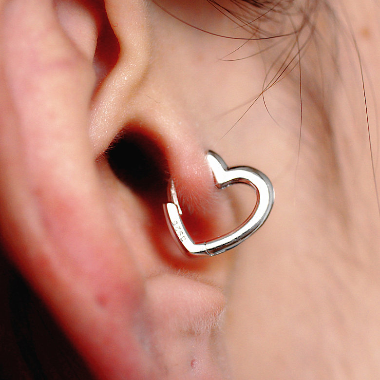 Love earrings ins cold wind Korean Hyuna wind ear bone ring buckle small earlobe jewelry 925 silver exaggerated earrings for women