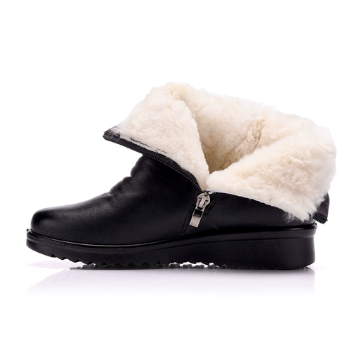 Зимние удерживающие тепло нескользящие короткие сапоги для матери для кожаной обуви, для среднего возраста, большой размер, мягкая подошва