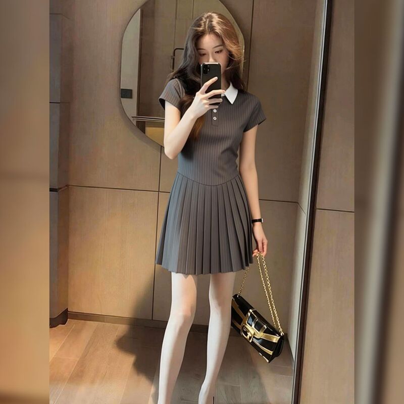 Academy-Style Gray Polo Collar Dress for Women, Age-Reducing, Super Stylish, Waist-Cinching, Slimming, Pleated, Mid-Length, Suitable for Commuting