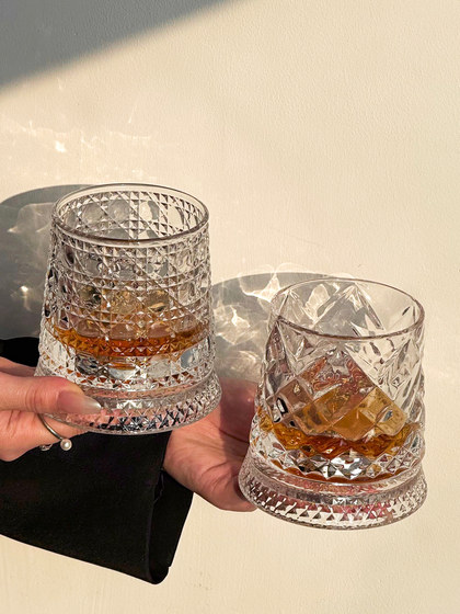 Light Luxury and High-End Diamond Whiskey Glass, Rotating Glass, Tumbler, Stress-Relief Crystal Wine Glass, Beer Glass