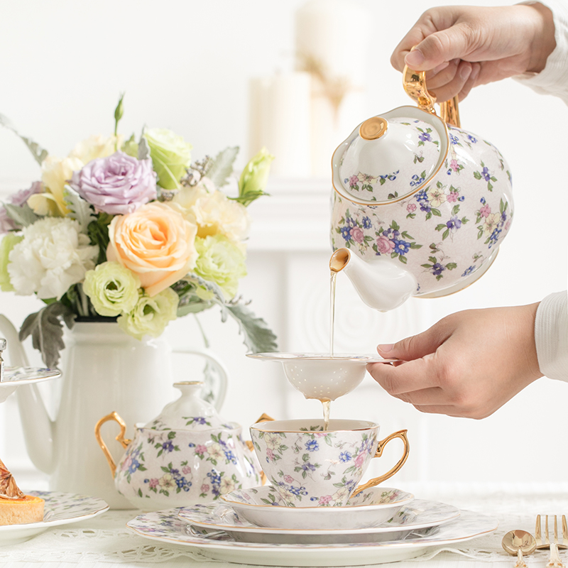 European coffee cups and saucers Small luxury small exquisite ins British afternoon tea Bone China tea set Ceramic black tea cup