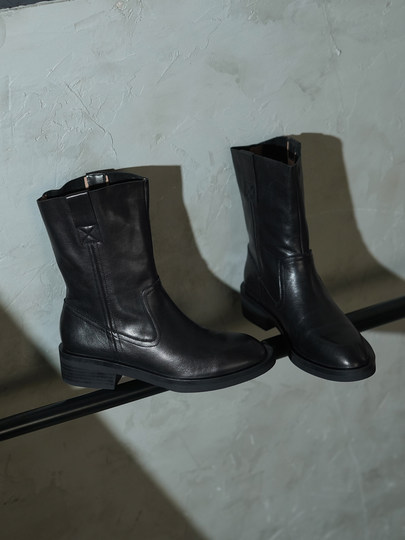 The Treasure of the Store! Super Comfortable and Slimming 25Ss Retro Genuine Leather Chelsea Short Boots for Women, British Style Mid-Heel Martin Boots