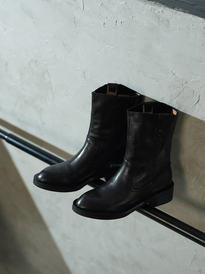 The Treasure of the Store! Super Comfortable and Slimming 25Ss Retro Genuine Leather Chelsea Short Boots for Women, British Style Mid-Heel Martin Boots