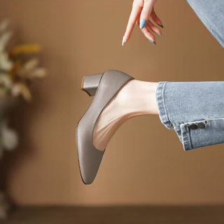 Women's Spring and Summer Genuine Leather Super Soft Sheepskin Granny Shoes Square Heel Soft Sole Leather Shoes Super Soft Non-Abrasive High Heels