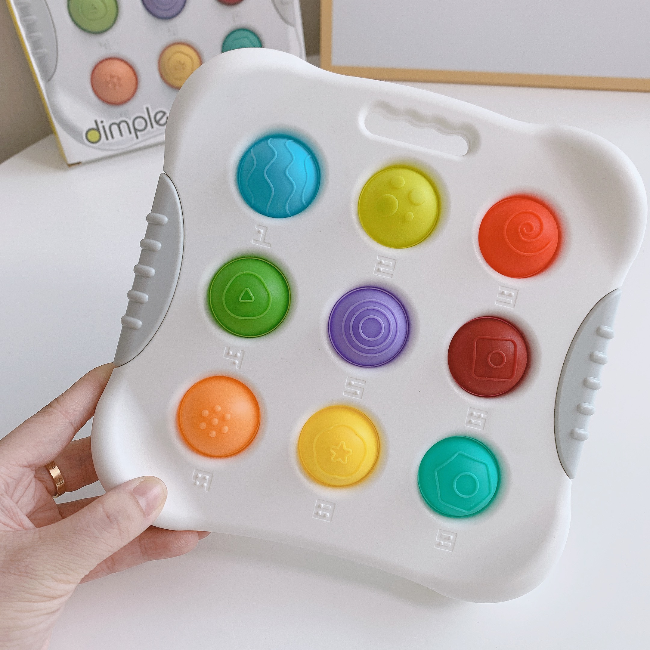 Press toy silicone children's educational thinking training hand press pinch music color poking music creative game finger pressure