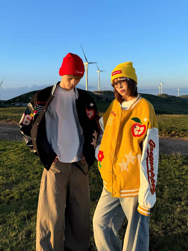 American Retro Cat Apple Embroidery Baseball Jacket for Men and Women, Spring and Autumn Loose Fun Patchwork Couple Jacket Trendy American Retro Cat Apple Embroidery Baseball Jacket for Men and Women, Spring and Autumn Loose Fun Patchwork Couple Jacket Trendy