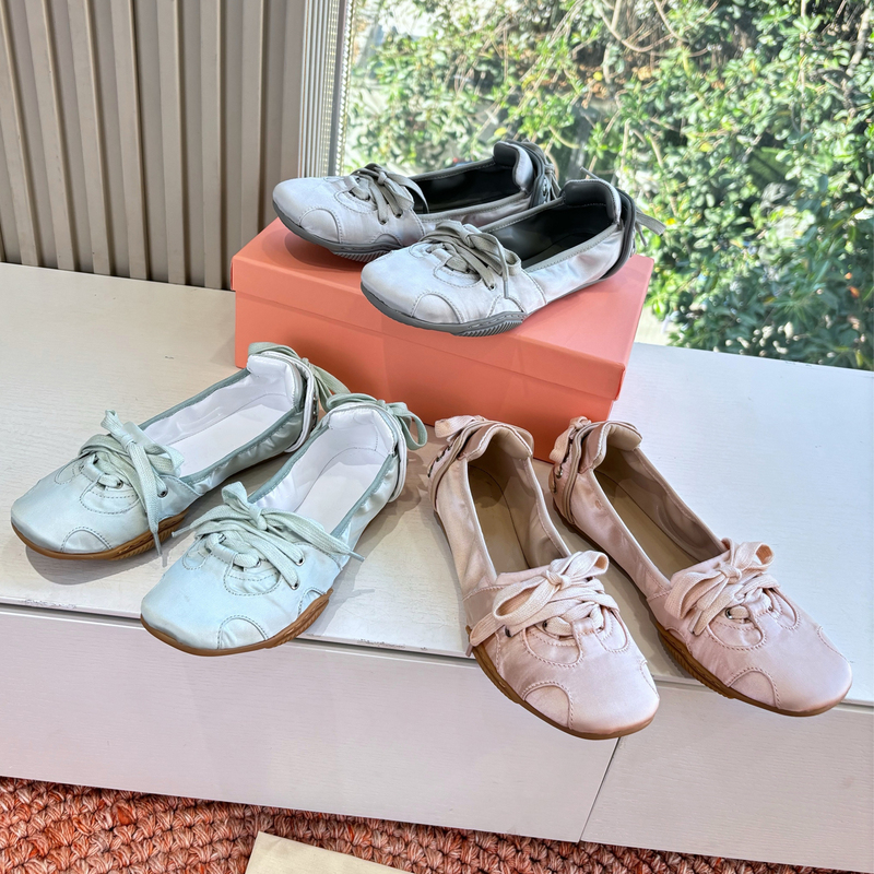 Bowknot Flats for Women 2026 Spring New Retro Flat Silk Round Toe Shallow Versatile Lace-Up Ballet Shoes