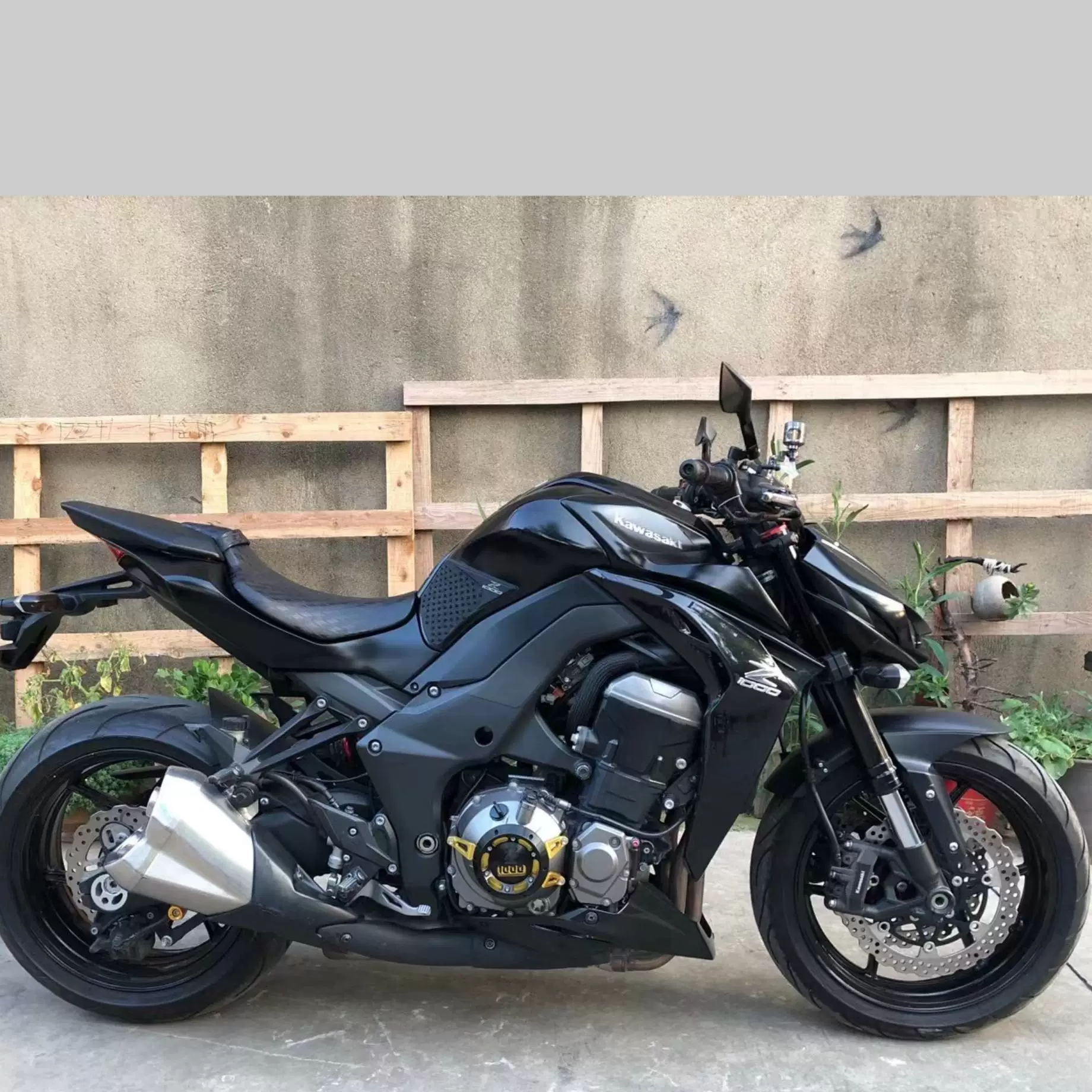 Мотоцикл Kawasaki Z1000, 400 см³ двухцилиндровый, с водяным охлаждением, подержанный спортивный