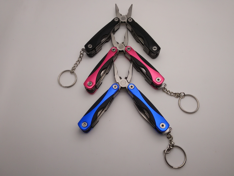 Mini đa chức năng kết hợp quà tặng ngoài trời di động đa mục đích kìm công cụ phổ key ring pocket công cụ kìm