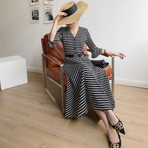 Spring and summer new black and white striped dress dress Women foreign air Aging Mid Lotus Leaf side Fab-style retro dresses