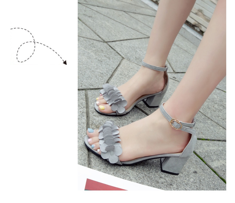 Phiên bản mới của Hàn Quốc 2018 của sandal nữ mùa hè thời trang hoang dã với chất liệu dày và mềm mại của chị gái giày quai hậu nữ