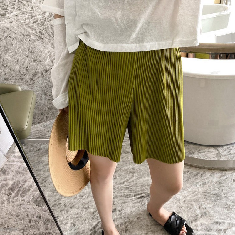 Pregnant woman 100 pleats shorts female summer thin outside wearing fashion loose green snow spun straight cylinder wide leg 50% pants casual