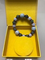 Three-in-hand string helps to attract the energy of the guiganth character