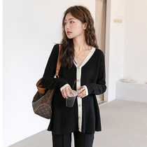 Pregnant women spring tops 2024 spring and autumn new fashionable V-neck knitted cardigan foreign style age-reducing small fragrance style jacket