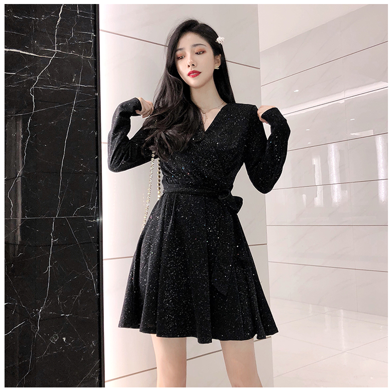 Váy nữ thu đông 2018 mới váy platycodon khí chất retro dài tay nhẹ nhàng cổ chữ V eo thon một chiếc váy chữ váy voan xòe