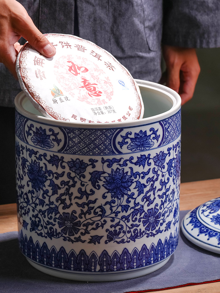 Jingdezhen ceramic POTS caddy fixings bread seven large tea urn home wake seal pot store pu - erh tea POTS
