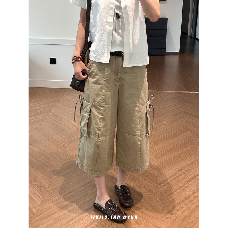 Lan Deur【Summer Berries】Korean-Style High-End Design, Stylishly Tailored Pocket Cargo Pants for Women Lan Deur【Summer Berries】Korean-Style High-End Design, Stylishly Tailored Pocket Cargo Pants for Women