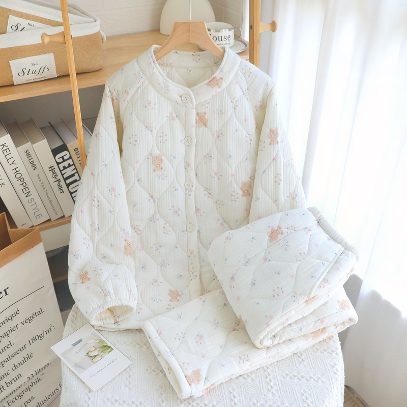 New Pure Cotton Gauze Quilted Pajamas for Women, Thickened and Warm for Autumn and Winter, Air Cotton Long-Sleeved Loungewear That Can Be Worn Outside New Pure Cotton Gauze Quilted Pajamas for Women, Thickened and Warm for Autumn and Winter, Air Cotton Long-Sleeved Loungewear That Can Be Worn Outside
