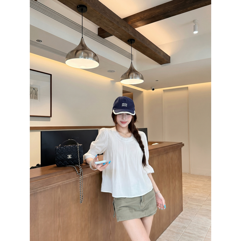 Korean-Style White Elegant Lace Trim Three-Quarter Sleeve Shirt for Women, Summer Age-Reducing Versatile Top, Loose Chic Shirt