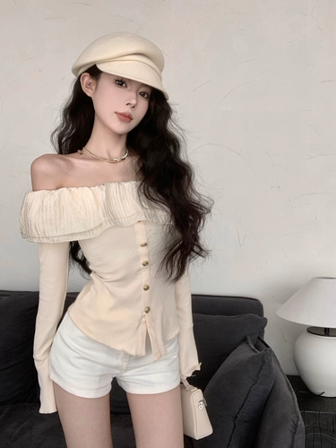 Мегафон, черная летняя дизайнерская короткая футболка, французский стиль, открытые плечи, яркий броский стиль, по фигуре, тренд сезона