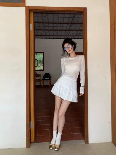 Тонкий комплект для отдыха, приталенный лонгслив, летняя футболка, юбка, мини-юбка, защита от солнца, высокая талия, А-силуэт