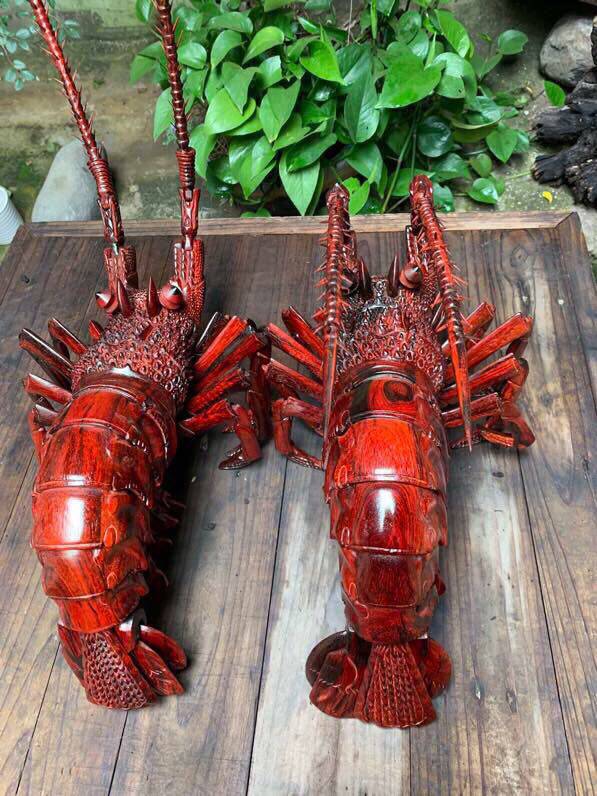 Indian small-leaf rosewood lobster can be moved mahogany old material collection gift text play woodcarving handicraft full of oil